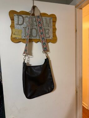 Hard Rock Cafe Black Leather Shoulder Bag with Patterned Strap